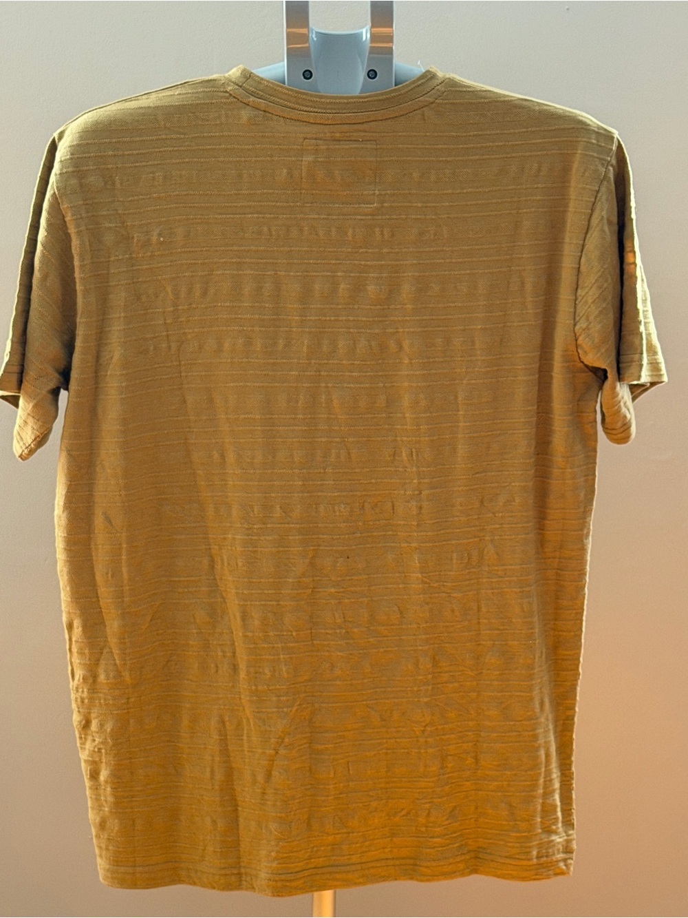 Laguna Textured Crew Neck T-Shirt Men’s Medium Tan Casual Tee Like New - Picture 8 of 10